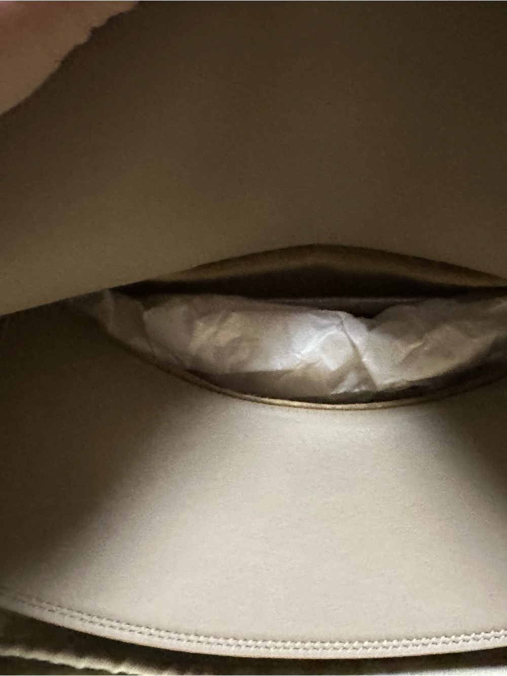 Loewe Medium Ola bag in smooth calfskin - Picture 8 of 13